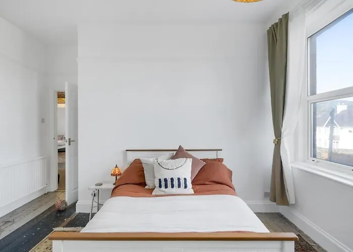 Bright Apartment W Parking & Distant Sea Views