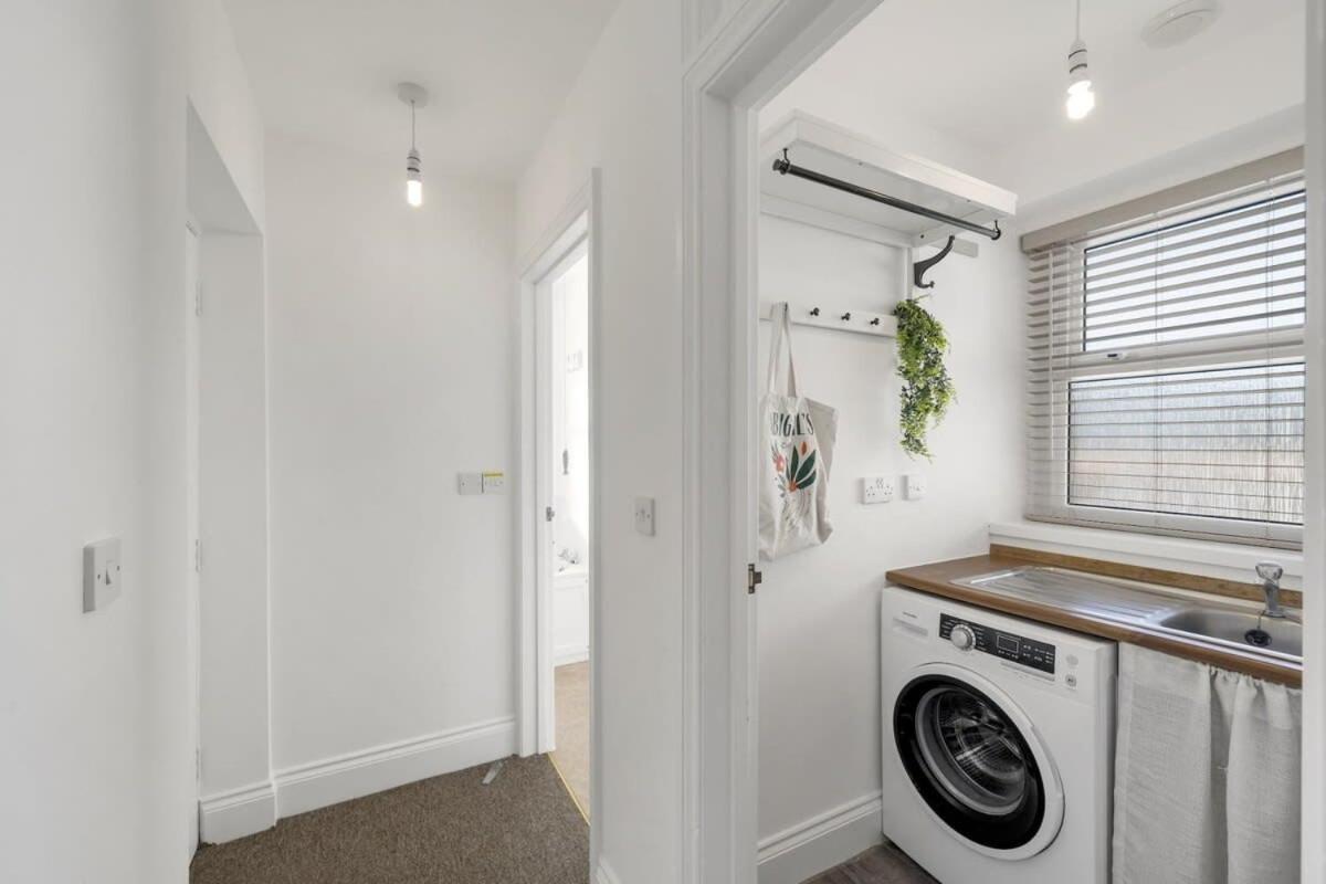 Bright W Parking & Distant Sea Views * Minehead