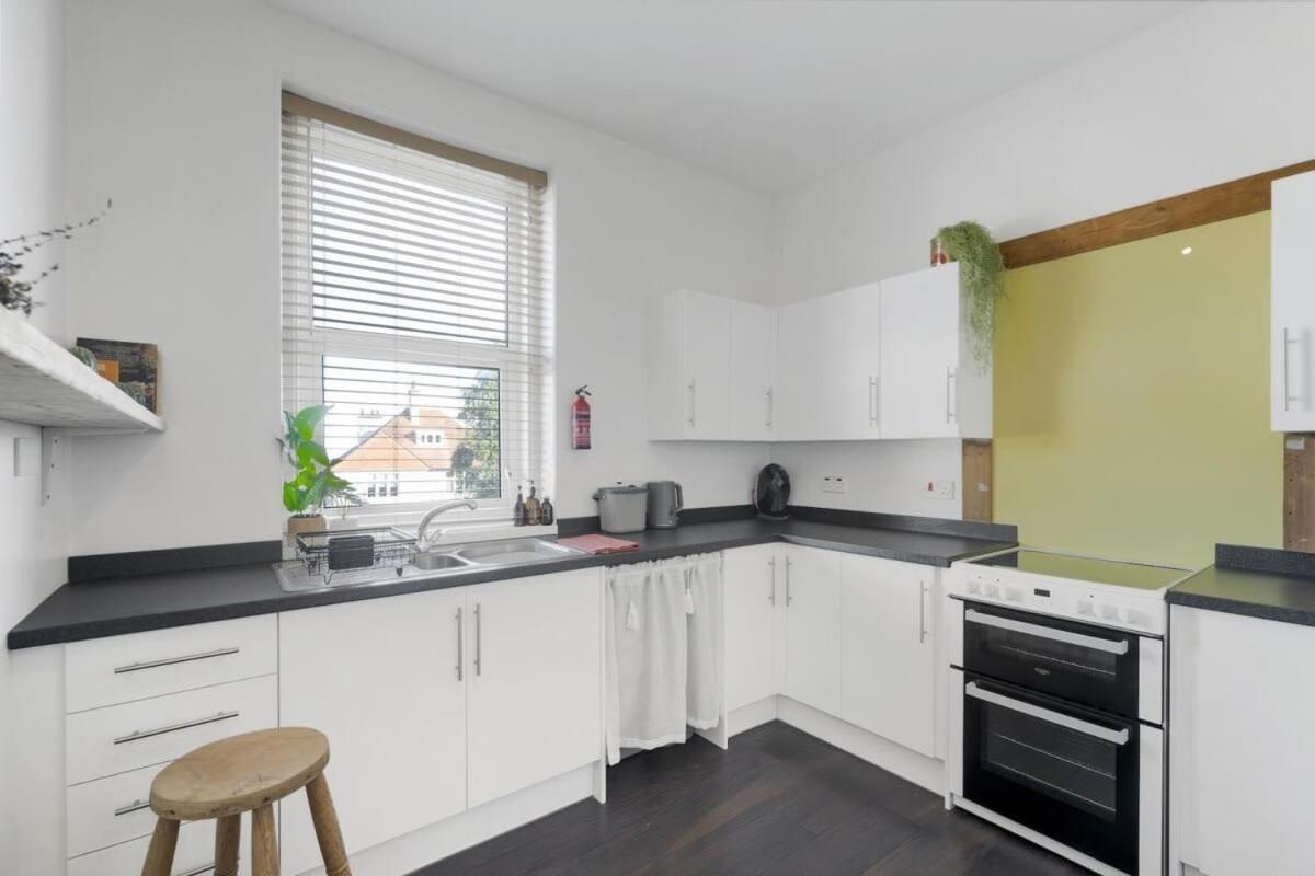 Bright W Parking & Distant Sea Views